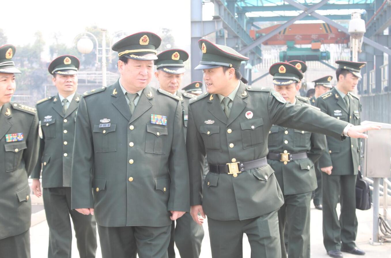 2011年3月，时任省军区政治部原主任刘新将军莅临九游在线客服视察.jpg