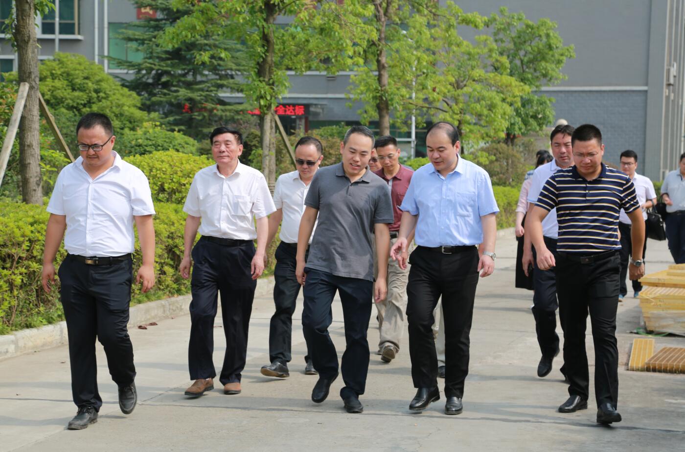 2018年7月，市委常委副市长朱健一行莅临九游在线客服指导.JPG